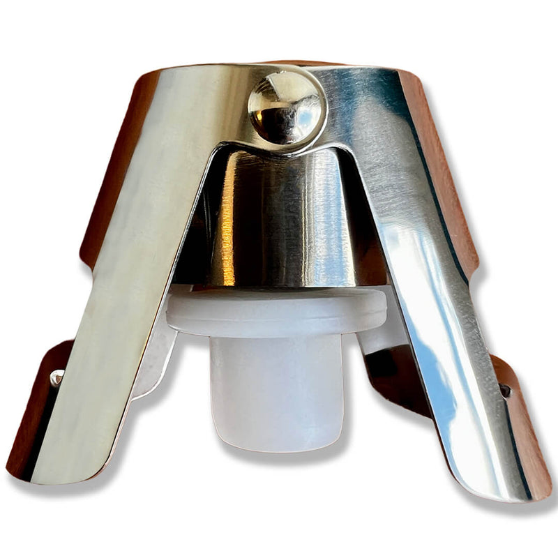Stopper Hermético para Espumantes Johnny Cooker em aço inox polido, vedação interna em silicone com dupla trava de segurança que se adapta a garrafas de espumantes em geral