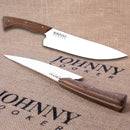 Faca Aço Inox Chef Johnny Plus em aço inox com lâmina integral e cabo em madeira natural de alta densidade com rebites em latão polido.